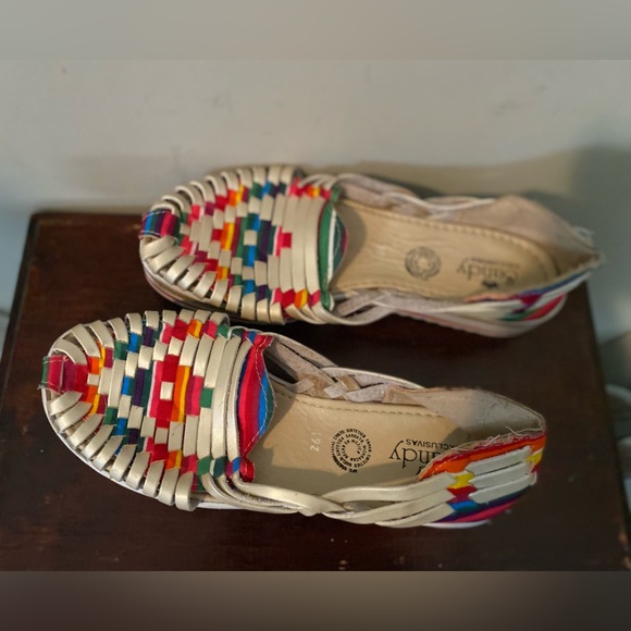 Please see pictures for measurements. Sandy Exclusivas slip on shoes. - Picture 1 of 3